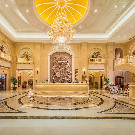 Vienna Hotel Nanxiong Exterior photo