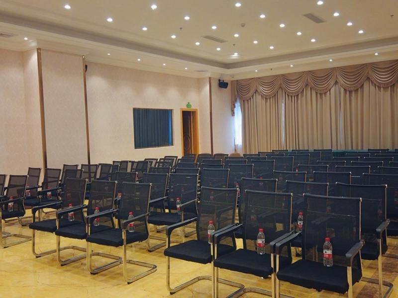 Vienna Hotel Nanxiong Exterior photo