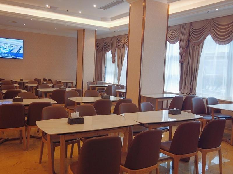 Vienna Hotel Nanxiong Exterior photo